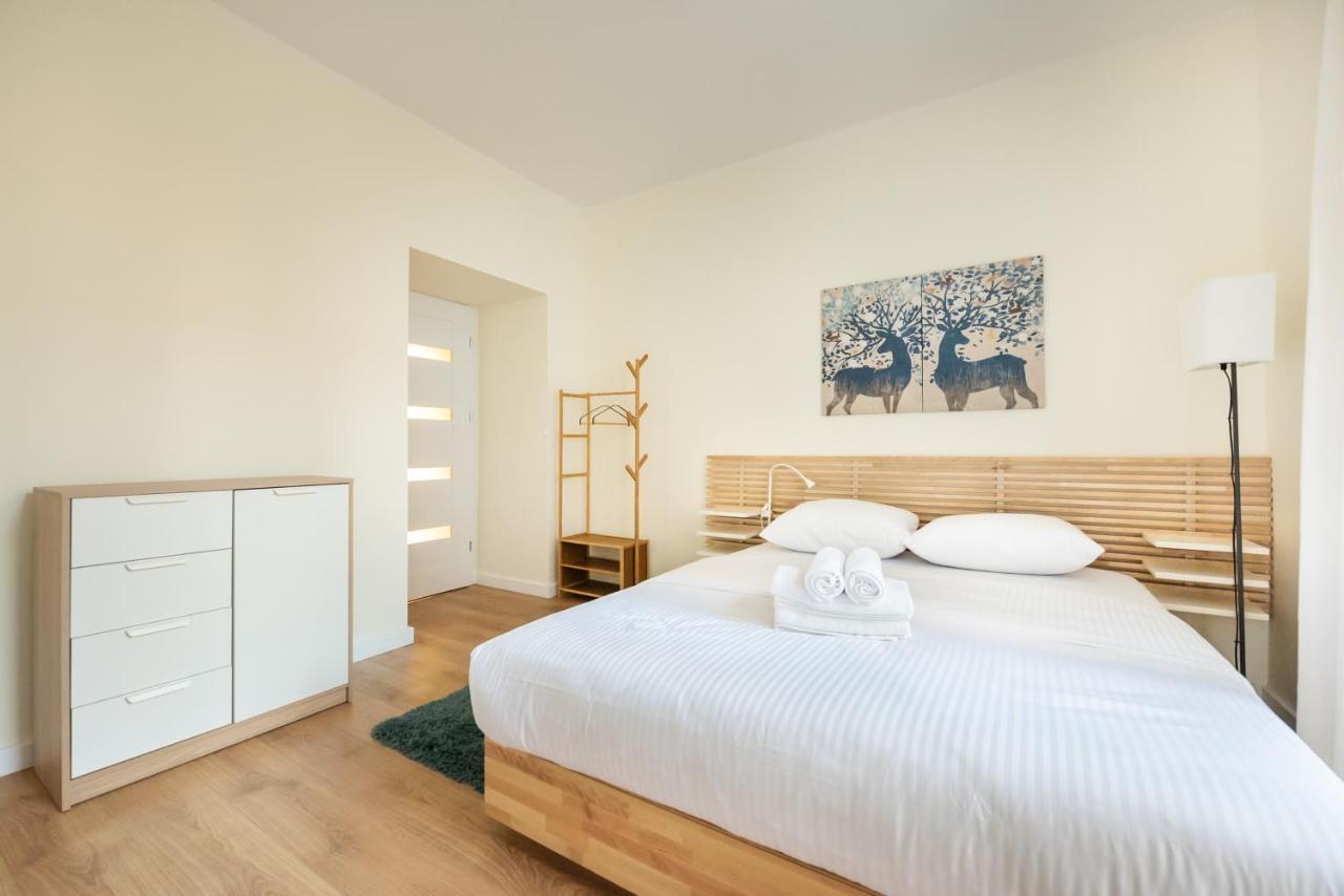 Ochota Sunny Apartment ワルシャワ エクステリア 写真