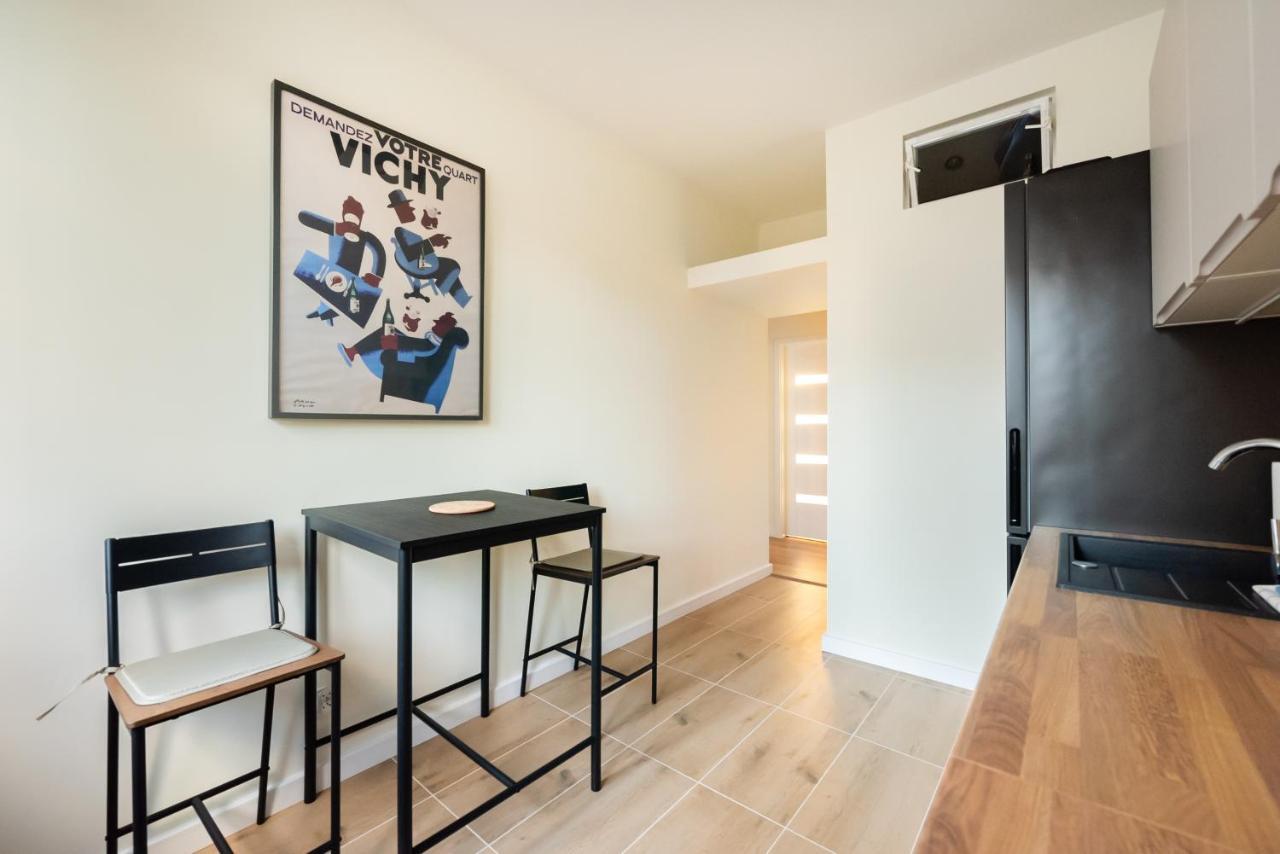 Ochota Sunny Apartment ワルシャワ エクステリア 写真