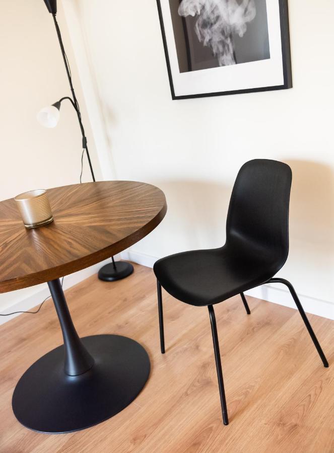 Ochota Sunny Apartment ワルシャワ エクステリア 写真