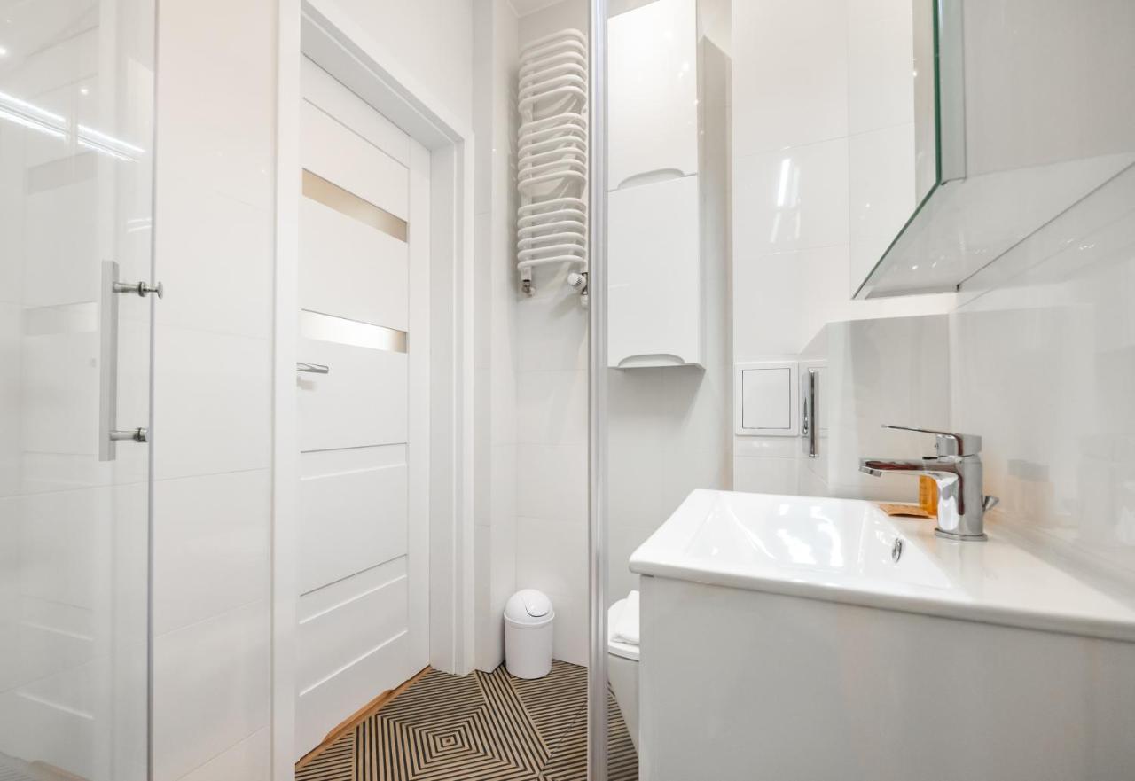 Ochota Sunny Apartment ワルシャワ エクステリア 写真