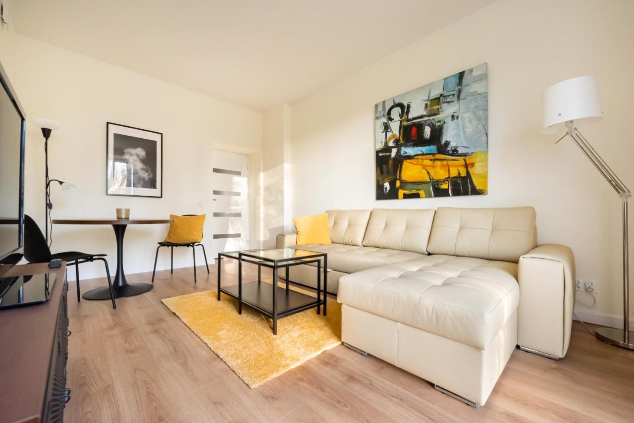 Ochota Sunny Apartment ワルシャワ エクステリア 写真