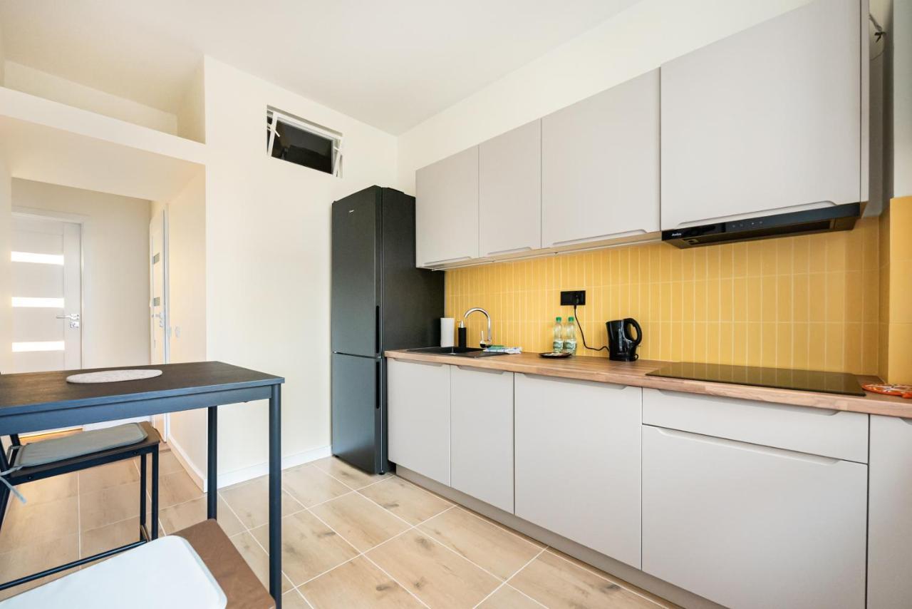 Ochota Sunny Apartment ワルシャワ エクステリア 写真